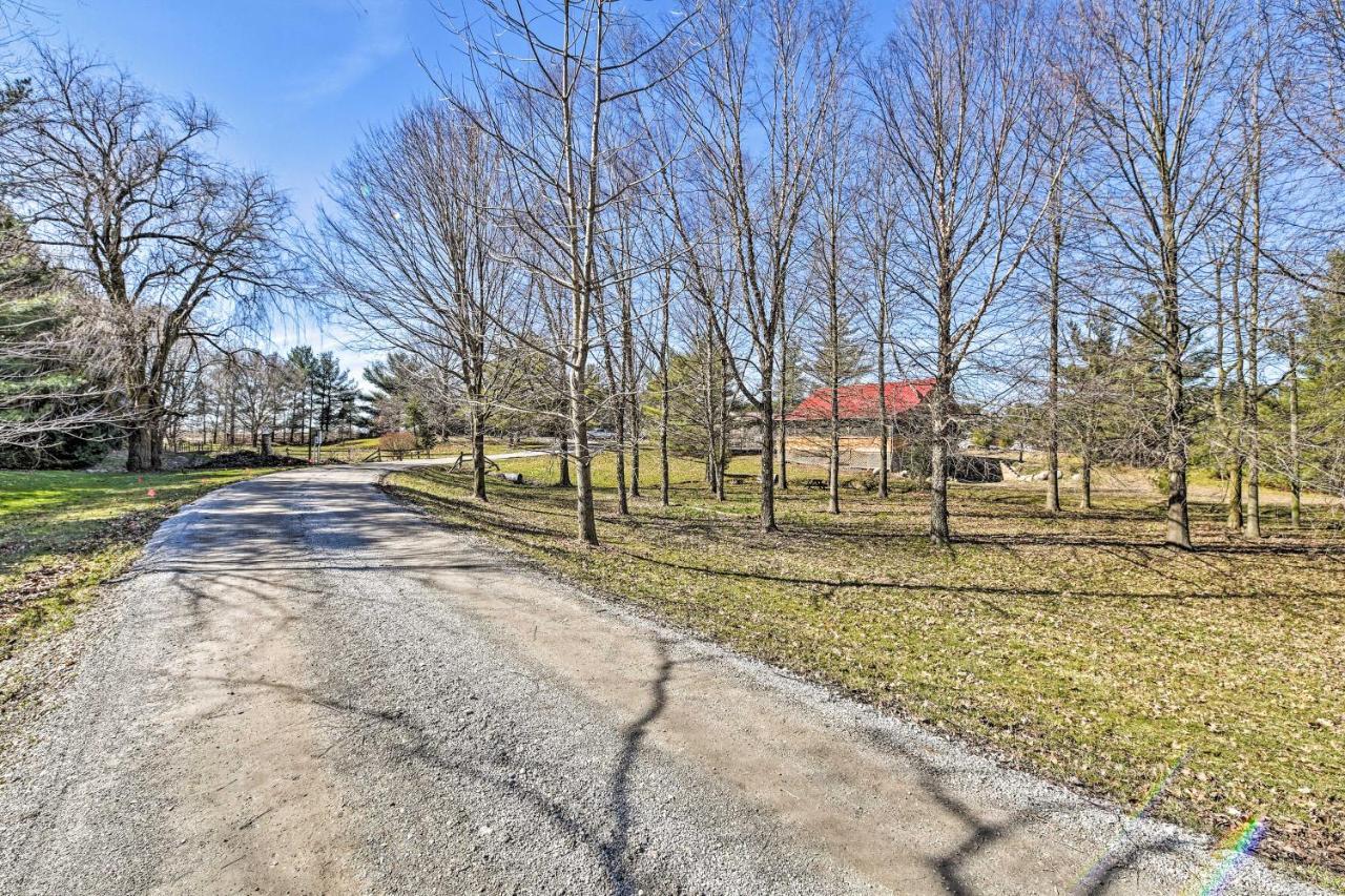 Honey House Cabin - A Quiet Countryside Retreat! Nappanee Exterior photo
